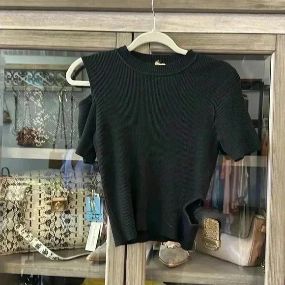 ZARA RIBBED CUT OUT CROPPED TOP SIZE MEDIUM - Picture 2 of 7